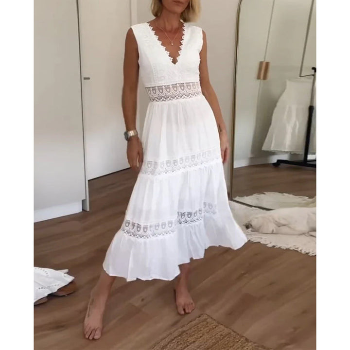 Karen Moree | Elegant Lace Dress With V-Neck