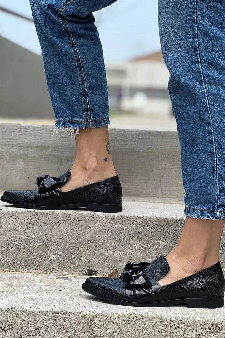 Karen Moree | Black Loafer With Shiny Bow
