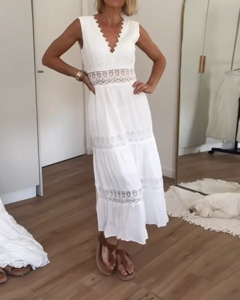 Karen Moree | Elegant Lace Dress With V-Neck