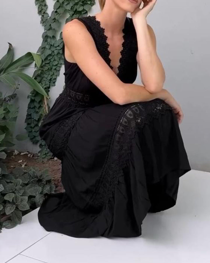 Karen Moree | Elegant Lace Dress With V-Neck
